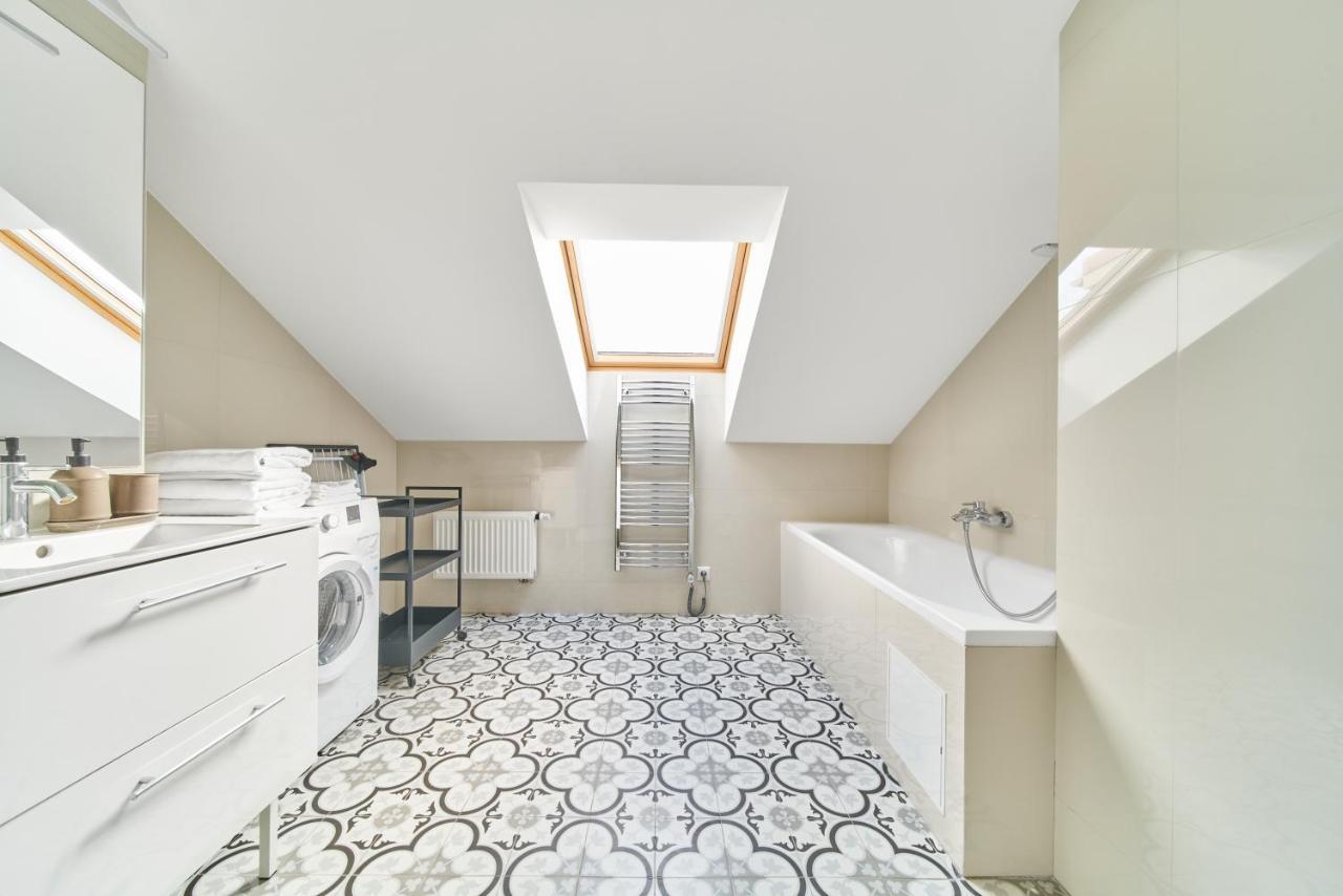 Modern Two-Bedroom Apartment, Vilnius City Centre Esterno foto